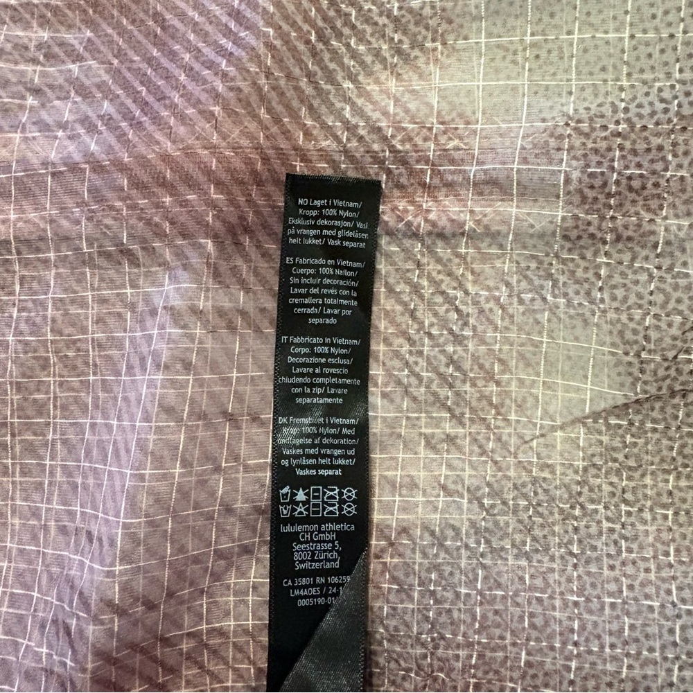 RARE Lululemon Team Canada Paris 2024 COC Translucent Hooded Jacket, Size M - Picture 16 of 16